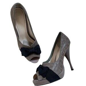 Adrienne Vittadini Collection Peep Toe Bow Leather Platform Pumps in Taupe 7.5